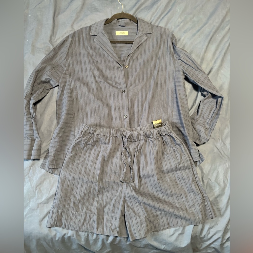 COS Shorts Set